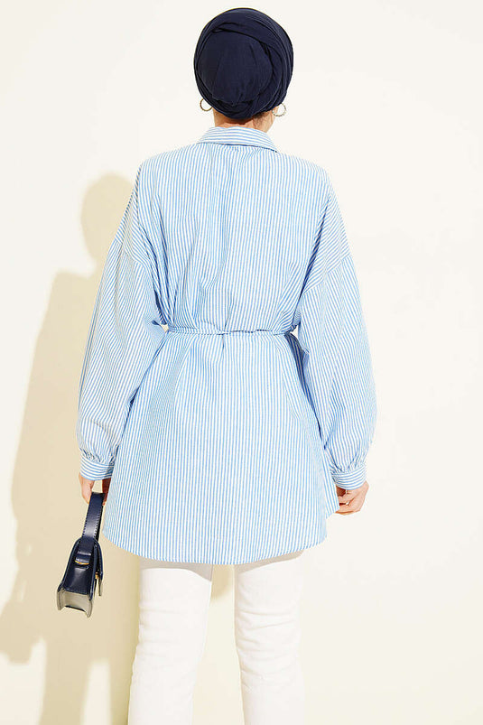 Chemise oversize rayée verticale avec ceinture en corde, bleue