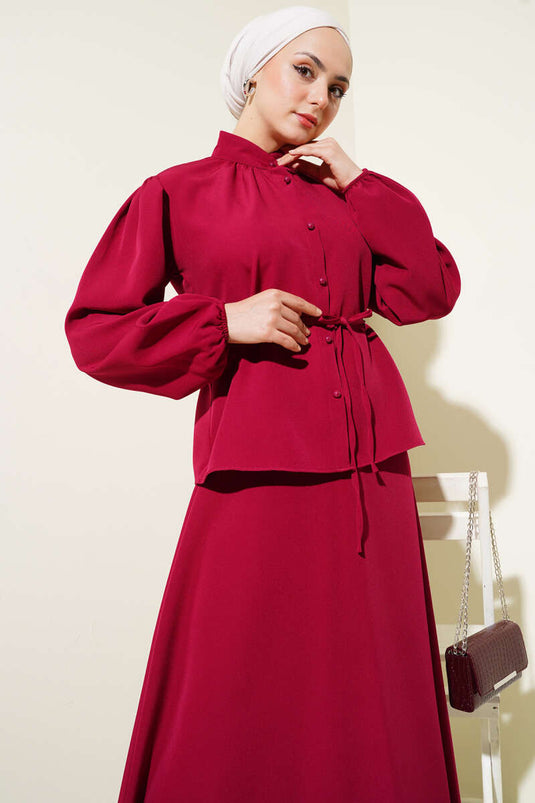 بدلة من قطعتين مع حزام حبل وتنورة بأزرار، لون عنابي