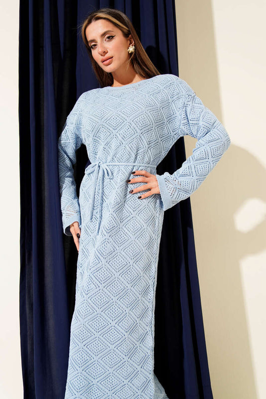فستان تريكو مربعات مزخرف بحزام حبل باللون الأزرق الفاتح