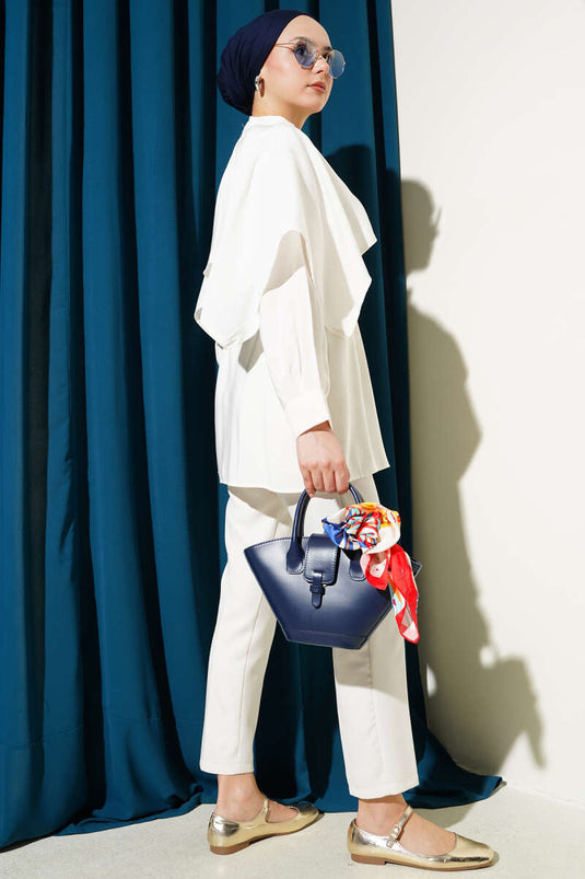 Chemise en Tencel blanche avec cape d'épaule et ceinture en corde