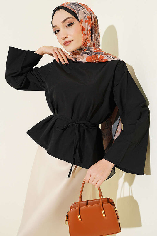 Blouse en tericoton avec ceinture en corde noire
