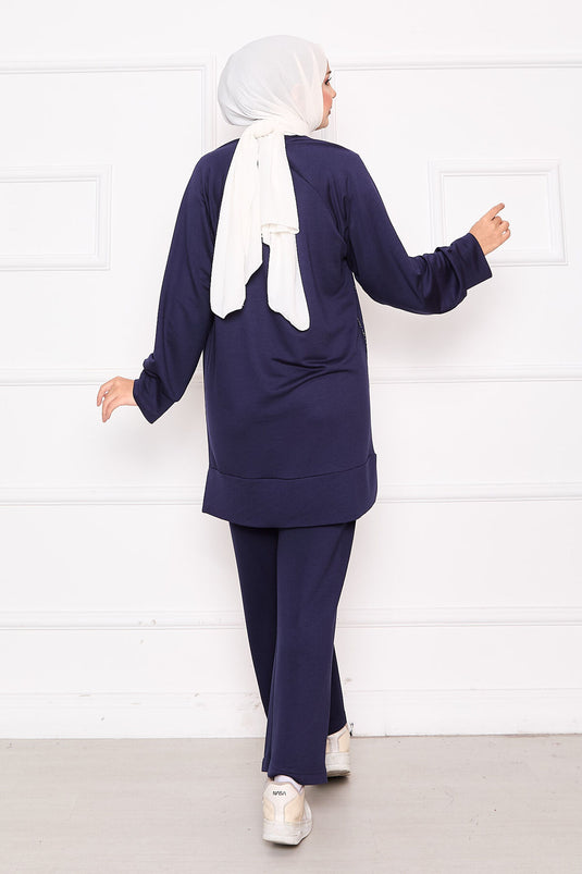 Costume deux pièces Oyso bleu marine avec détails en pierres scintillantes