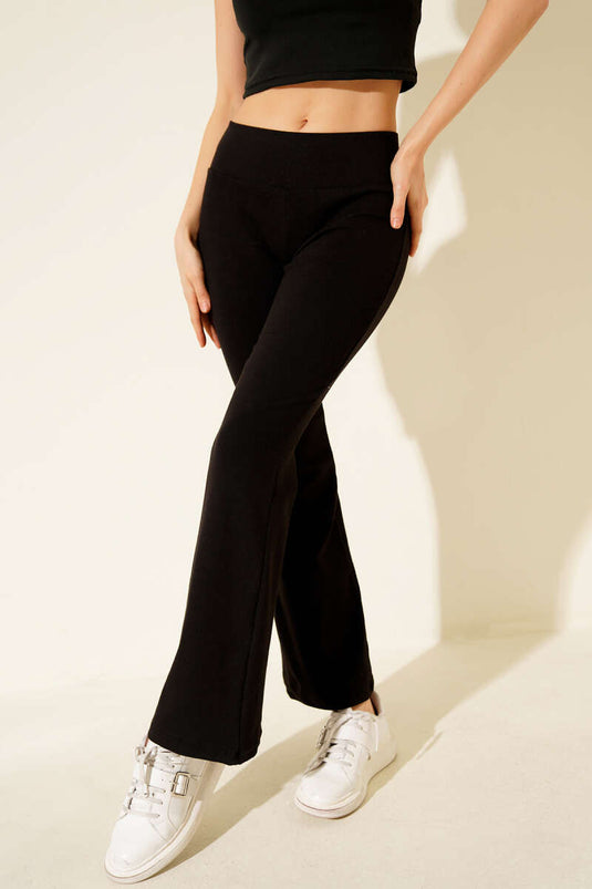 Schwarze Schlaghose im spanischen Stil