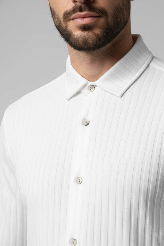 قميص رجالي أبيض مخطط عمودي بنقشة جاكار