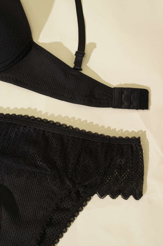 Ensemble soutien-gorge rembourré noir avec détails en dentelle jacquard