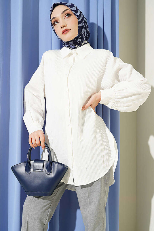 Chemise basique blanche à rayures en relief