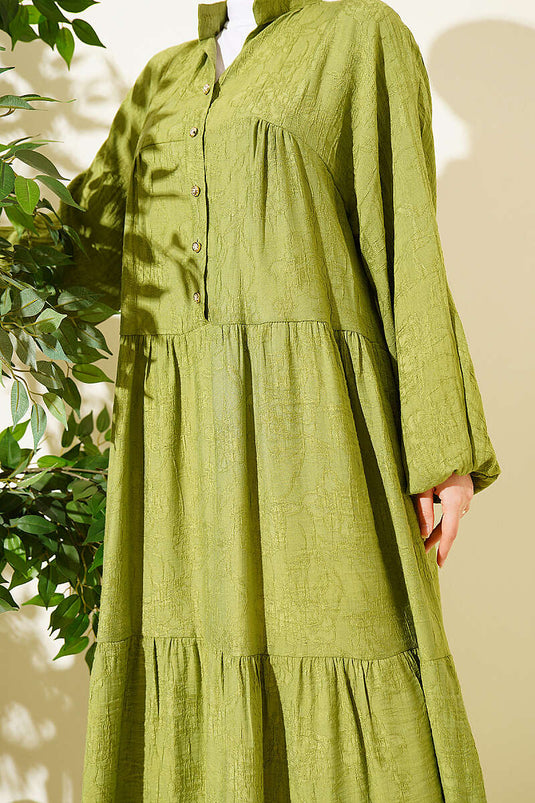 Robe longue boutonnée à motif en relief vert avocat