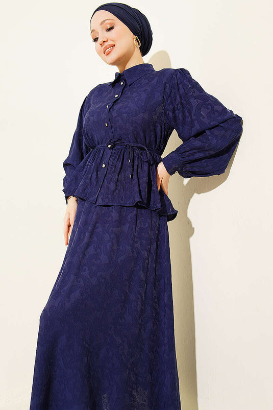 Ensemble jupe à ceinture en corde avec motif en relief bleu marine
