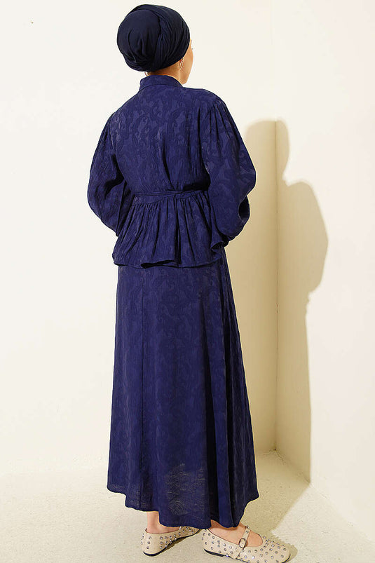 Ensemble jupe à ceinture en corde avec motif en relief bleu marine