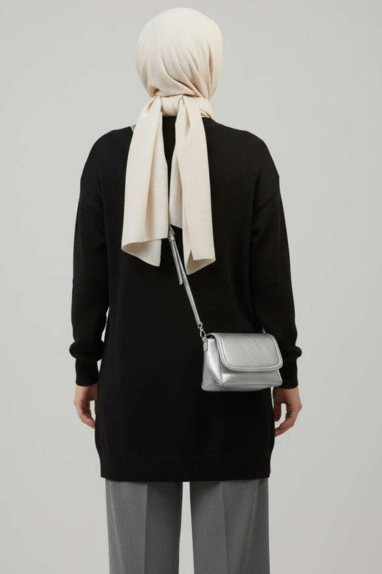 تونيك أسود ناعم محبوك بنقش بارز