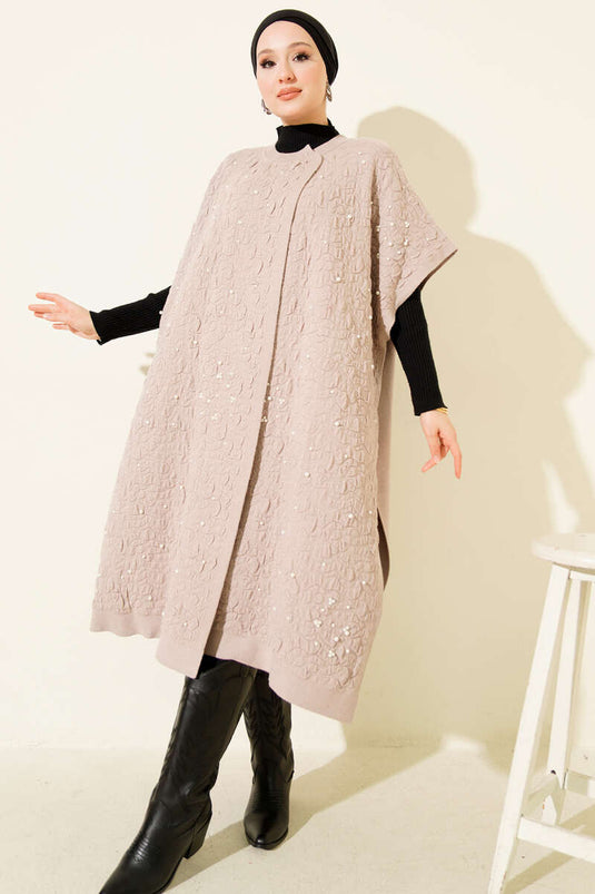Poncho beige à perles en relief