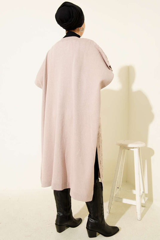 Poncho beige à perles en relief