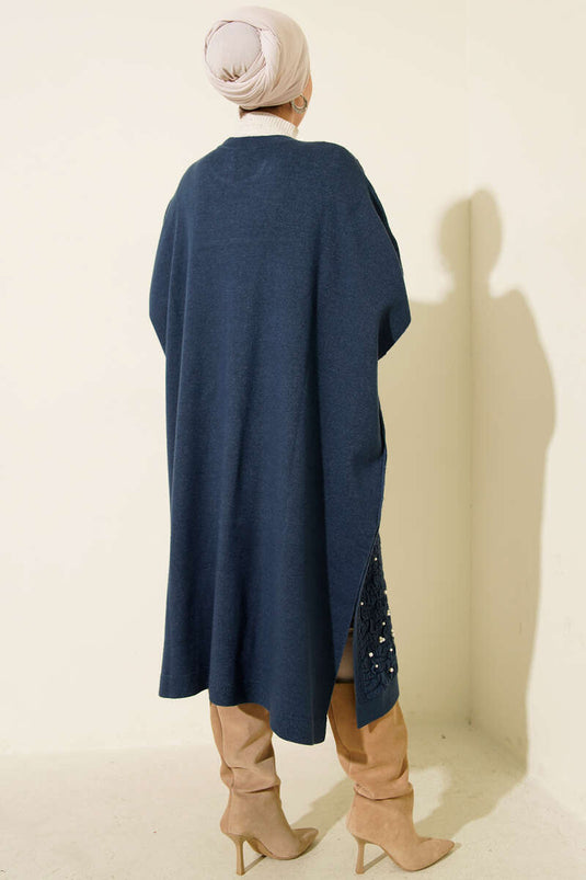 Poncho bleu marine à perles en relief