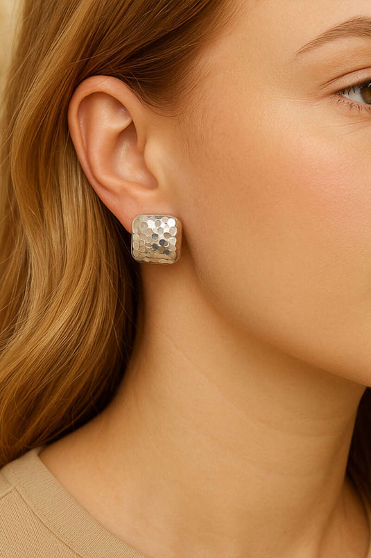 أقراط مربعة منقوشة فضية