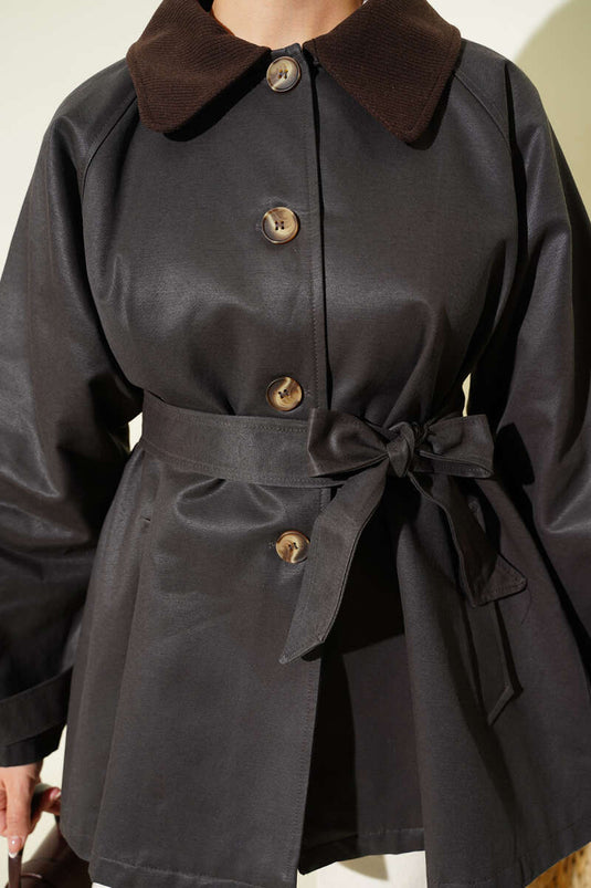 Trench con collo in velluto e cintura marrone