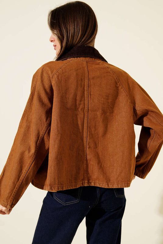 سترة قصيرة واسعة بياقة مخملية بلون التوبا