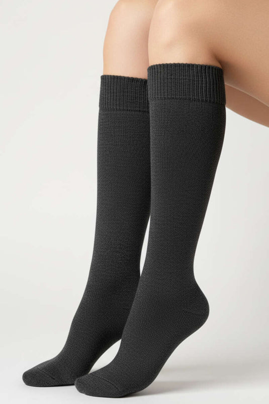 جوارب نسائية من الموهير تصل إلى الركبة، لون رمادي دخاني