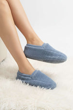 Chaussons doux pour femme bleu bébé