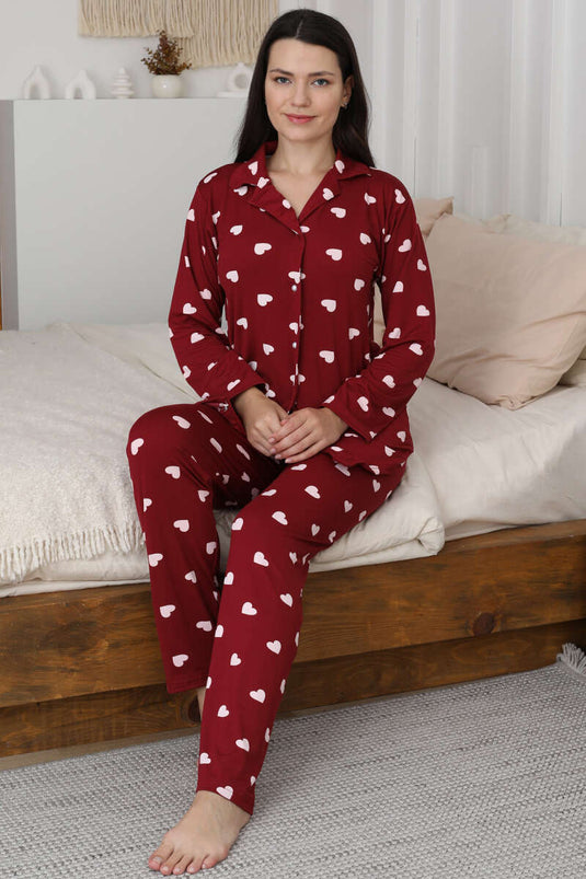 طقم بيجامة بأزرار بنقشة القلب باللون القرمزي