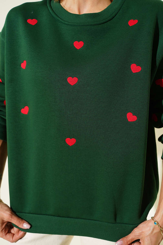سويت شيرت أخضر مطرز بقلب