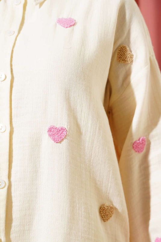 Chemise en lin crème avec broderie cœur