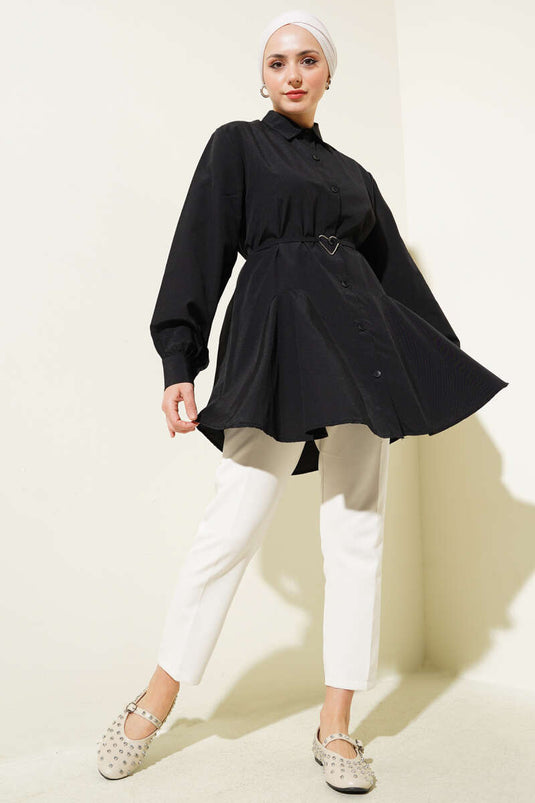 قميص أسود بحزام على شكل قلب