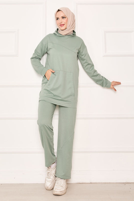 بدلة من قطعتين بتفاصيل جيب الكنغر وغطاء الرأس - لون أخضر فاتح