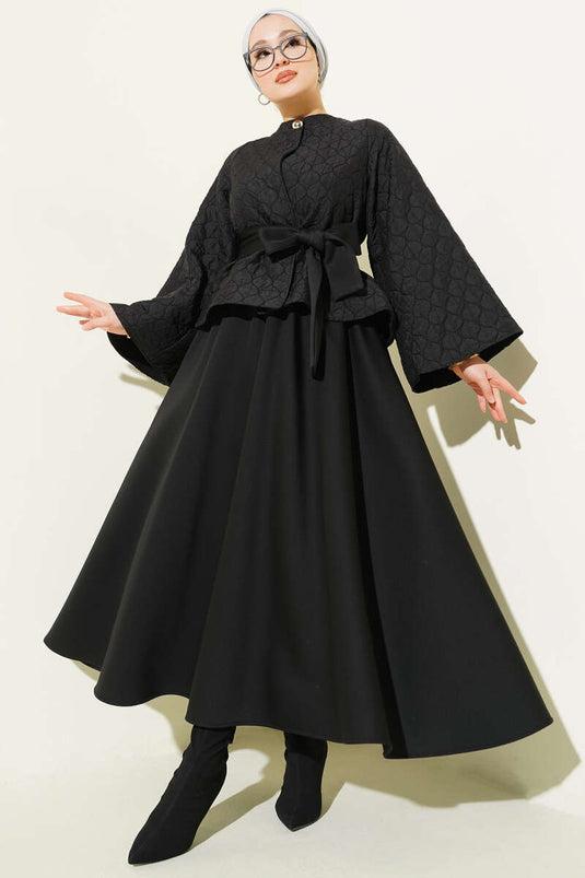 طقم مكون من قطعتين: جاكيت وتنورة مبطنة، أسود