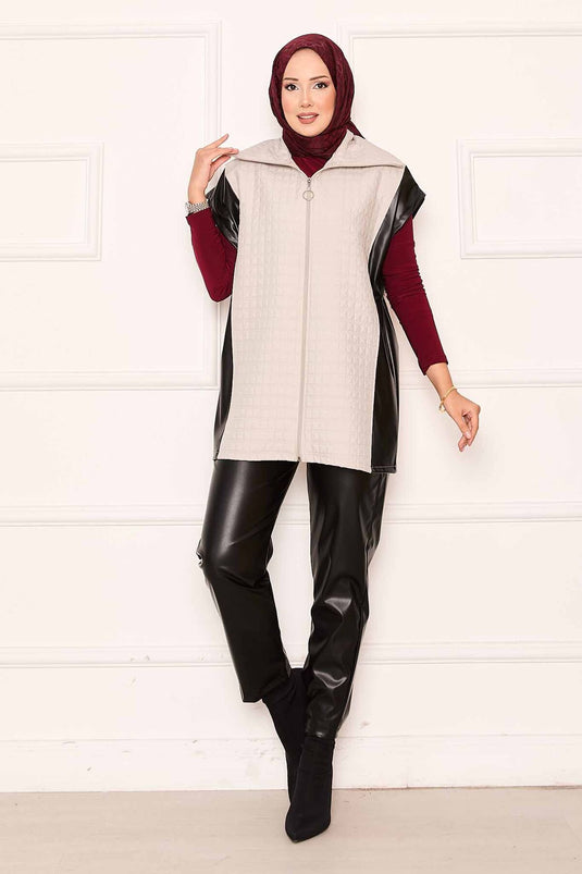 طقم من قطعتين من الجلد المبطن باللون البيج