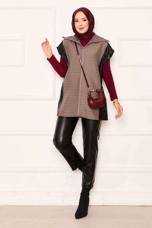 طقم من قطعتين من الجلد المبطن بلون المنك