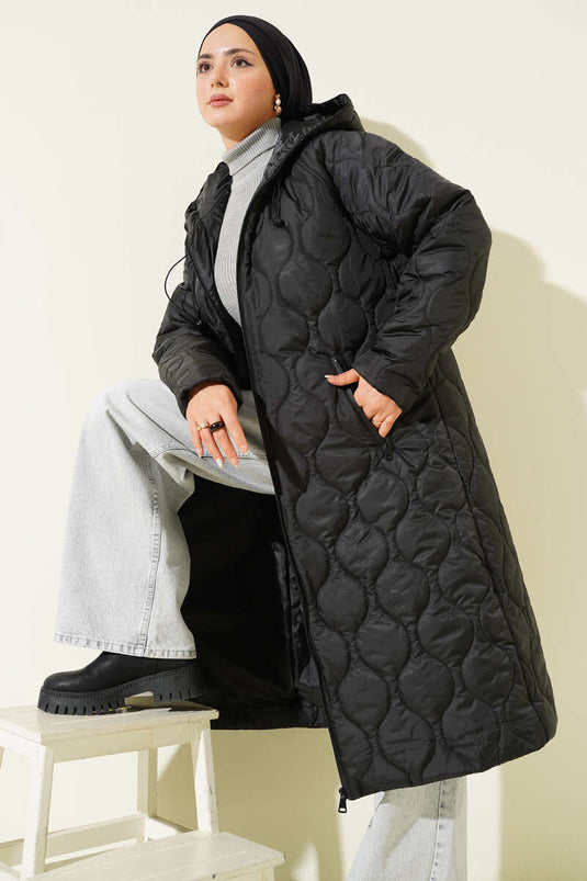 معطف مبطن بسحاب وغطاء رأس باللون الأسود
