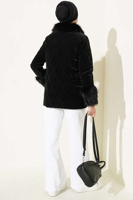 Abrigo Acolchado Negro Con Detalles De Piel