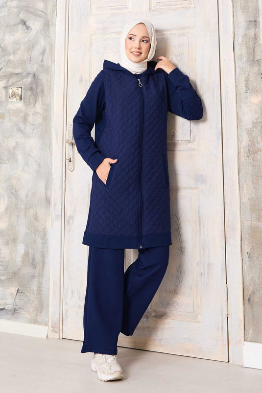 طقم من ثلاث قطع مع سترة مبطنة، أزرق داكن