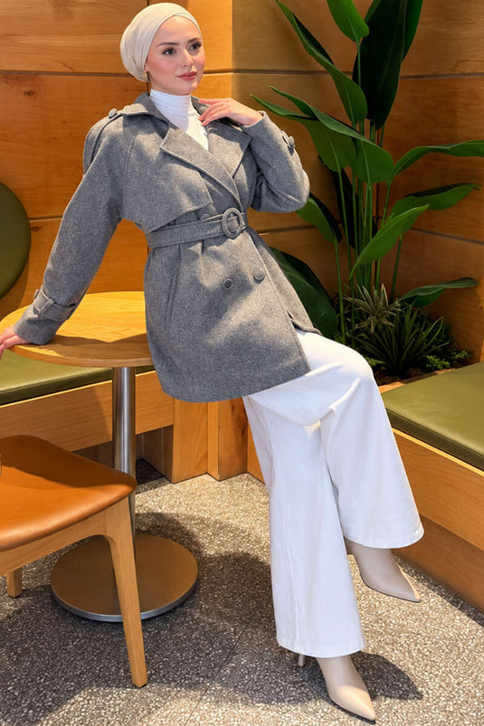 Cappotto Grigio Con Cintura E Bottoni