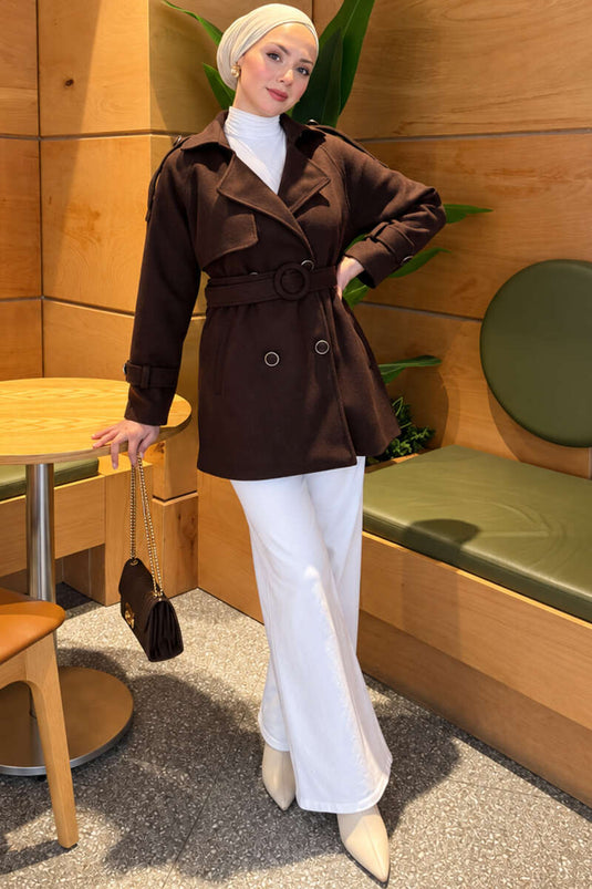 Cappotto Marrone Con Cintura E Bottoni