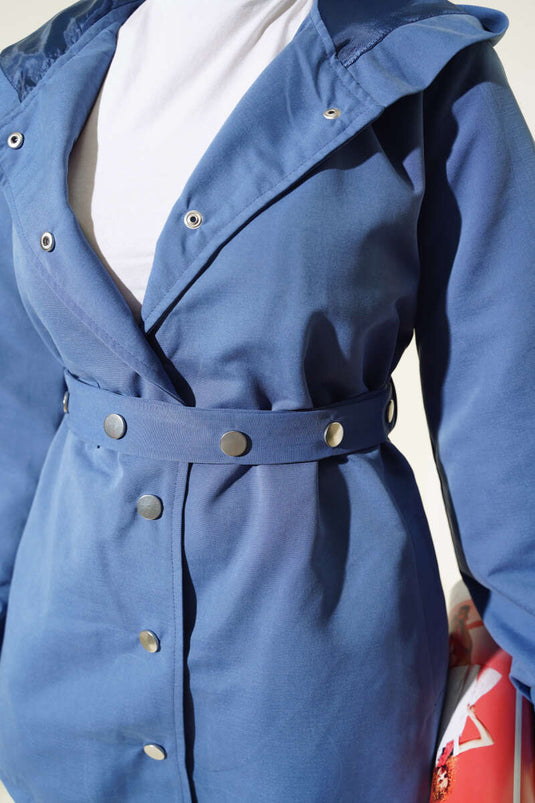 معطف ترنش قصير بغطاء رأس وكباس، نيلي