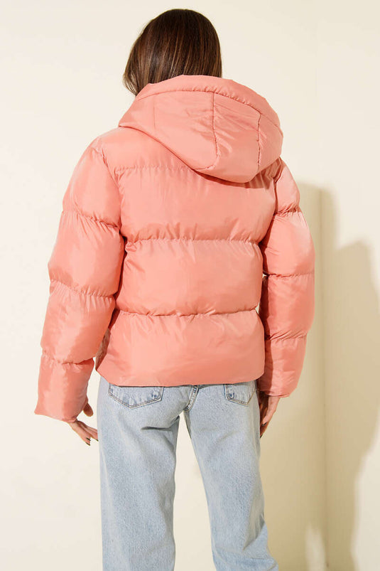 Korte gewatteerde jas met capuchon, poederroze