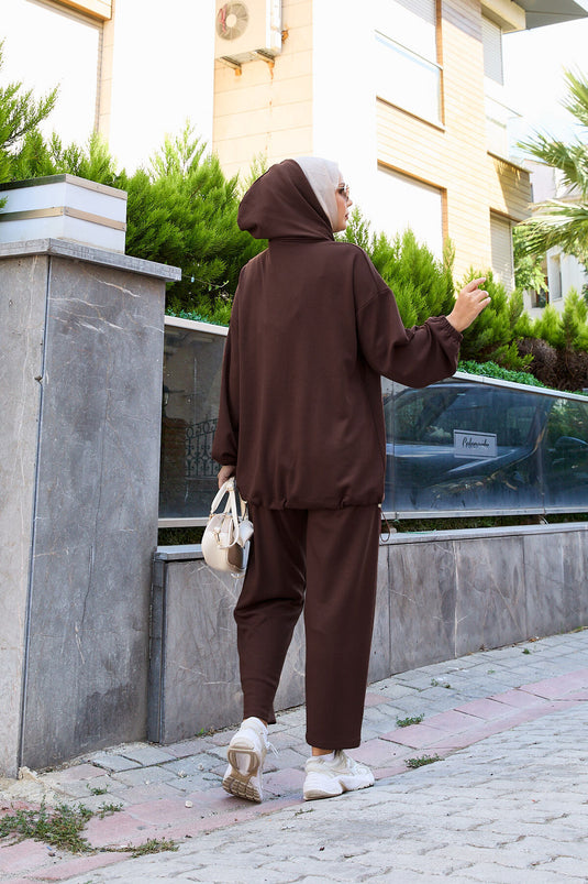 بدلة أويسو بنية اللون مكونة من قطعتين بغطاء رأس وسحاب