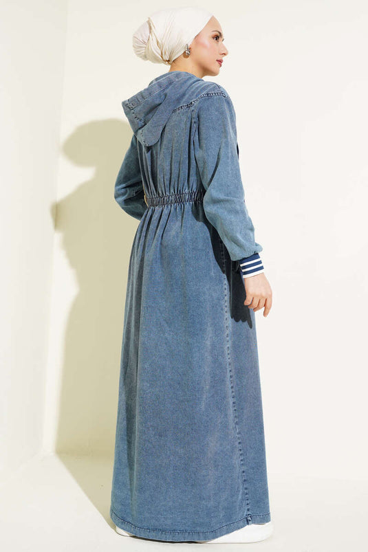 Robe en jean boutonnée à capuche