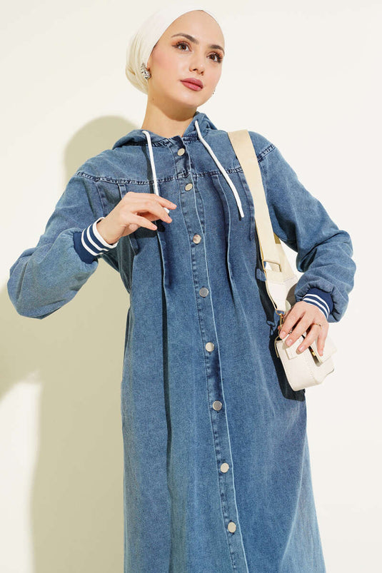 Robe en jean boutonnée à capuche