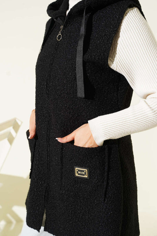 Kapuzenweste aus Bouclé, Schwarz
