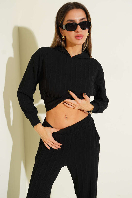 طقم من قطعتين بغطاء رأس وتفاصيل برباط، أسود