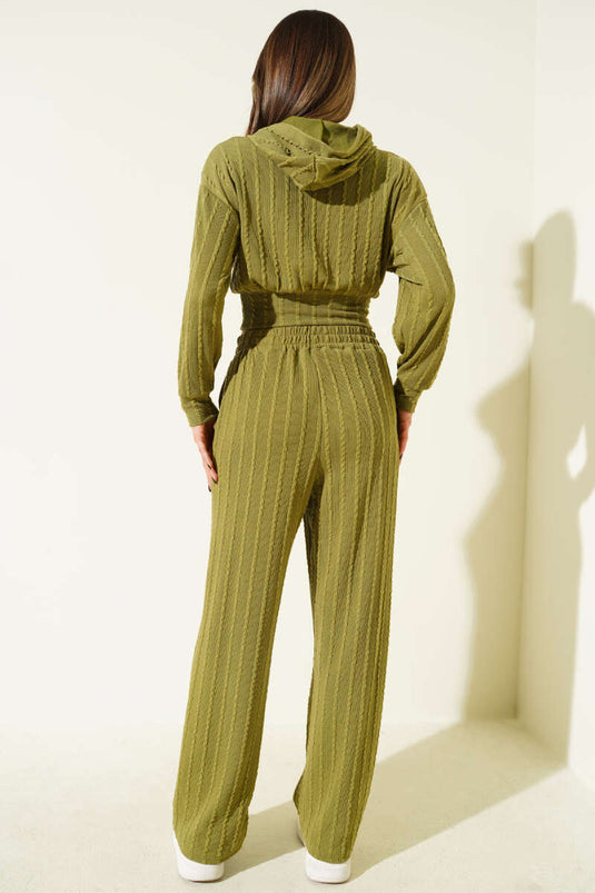 طقم من قطعتين بغطاء رأس وتفاصيل برباط، أخضر