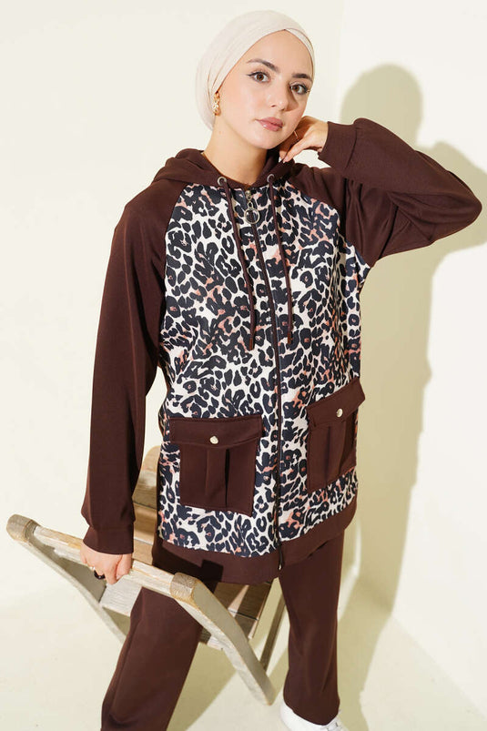 بدلة غوص من قطعتين بغطاء رأس وجيب ونقشة جلد النمر، لون بني