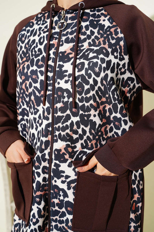 بدلة غوص من قطعتين بغطاء رأس وجيب ونقشة جلد النمر، لون بني