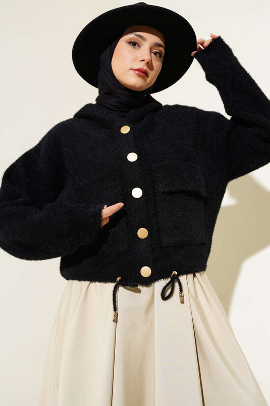 Gilet court en maille à capuche et boutons-pression noir