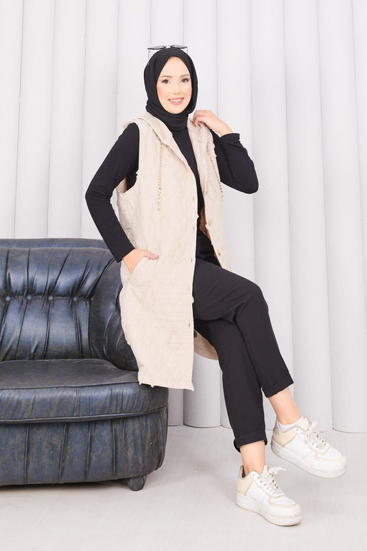 سترة حجاب مبطنة بغطاء رأس وأزرار باللون البيج