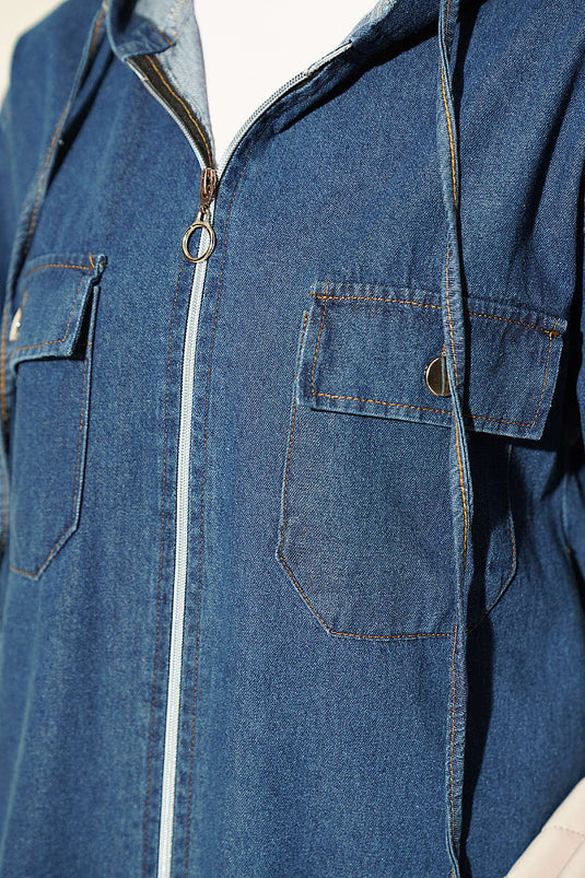 Cappotto Blu Con Cappuccio E Chiusura A Cerniera