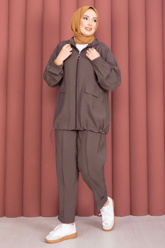 Ensemble décontracté deux pièces avec capuche et fermeture éclair, couleur marron