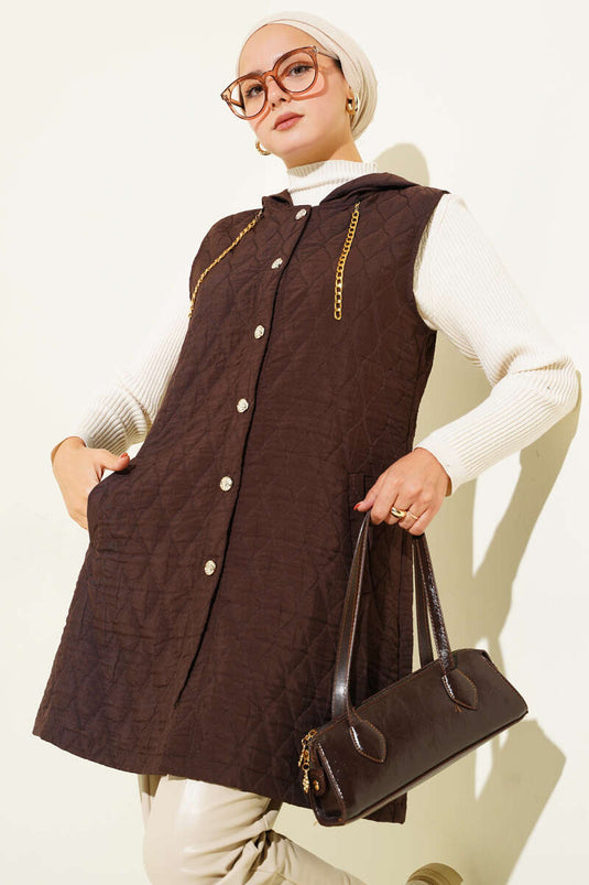 سترة قصيرة مبطنة بغطاء رأس باللون البني